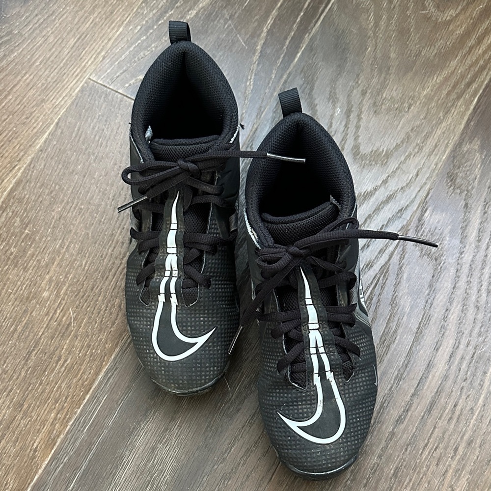 Nike Kids’ Mid Football Cleats